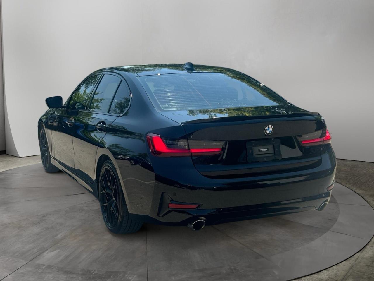 2022 BMW 3 Series 330i xDrive Photo