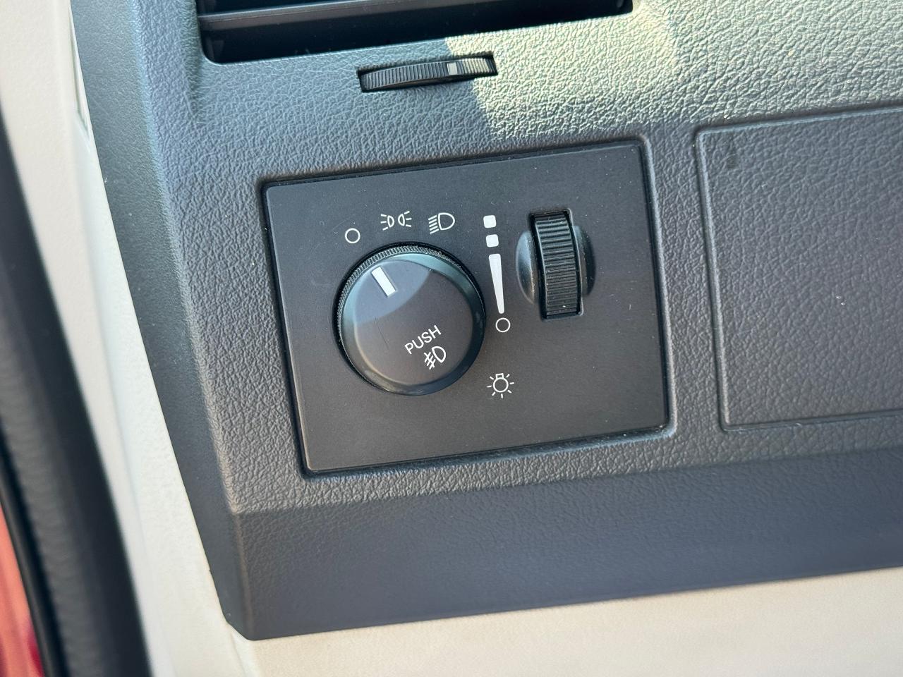 2008 Dodge Grand Caravan SE **LOTS OF SERVICE HISTORY** - Photo #23