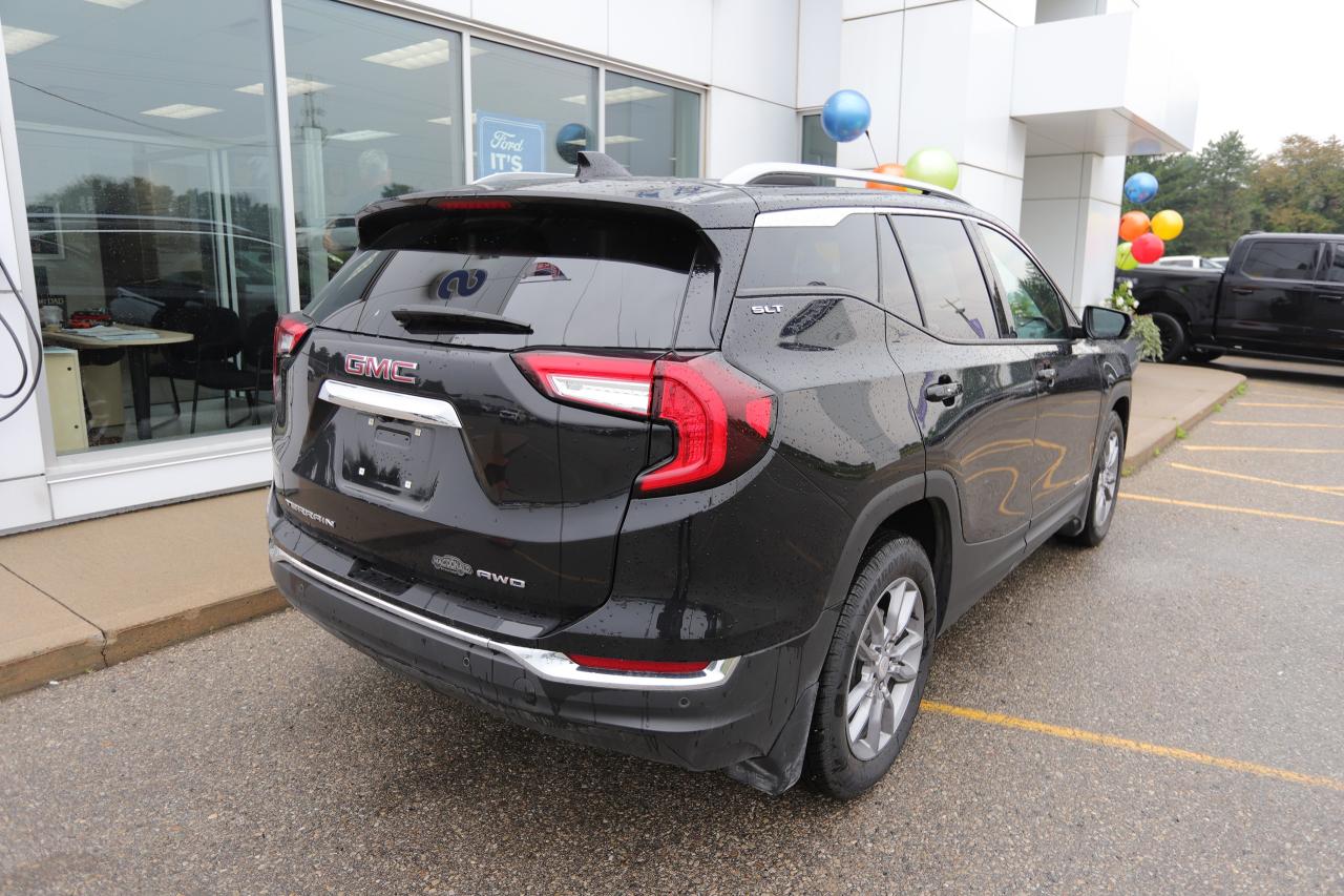 2022 GMC Terrain SLT AWD 4dr Photo5