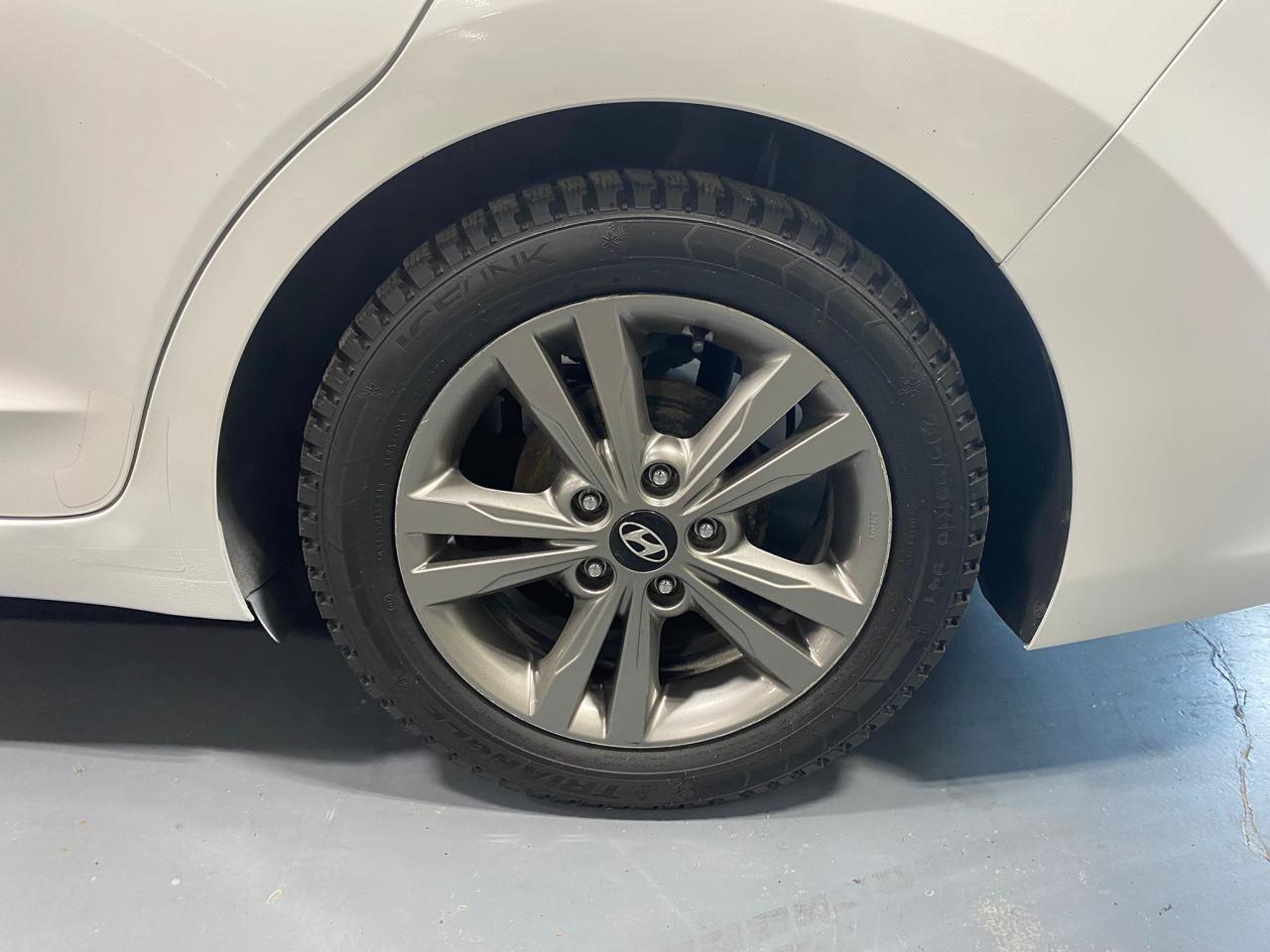 2018 Hyundai Elantra GL - Photo #10