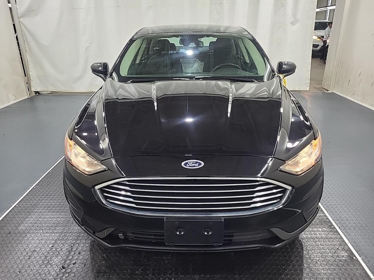 2020 Ford Fusion Hybrid SE Photo