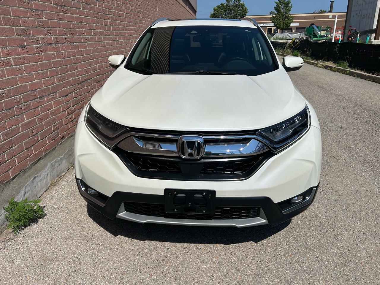 2017 Honda CR-V Touring Photo3