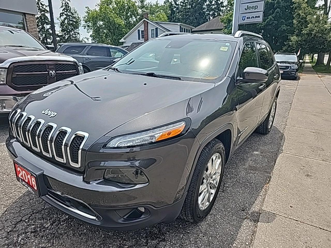 Used 2015 Jeep Cherokee Limited LOADED, BEAUTIFUL CONDITION for sale in New Hamburg, ON