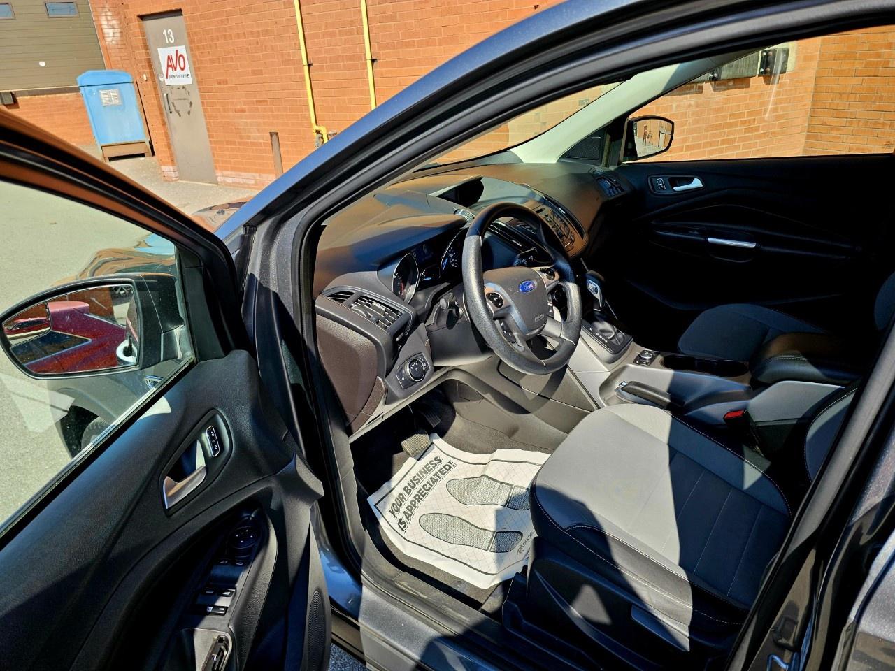 2014 Ford Escape FWD 4dr SE - Photo #9