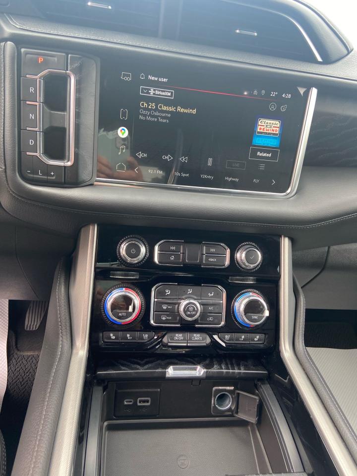 2022 GMC Yukon Denali Photo10