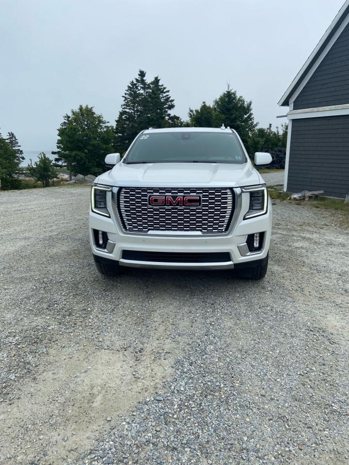 2022 GMC Yukon Denali Photo2