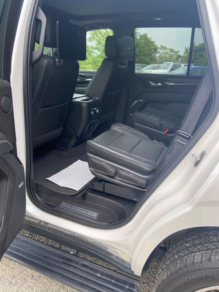 2022 GMC Yukon Denali Photo13