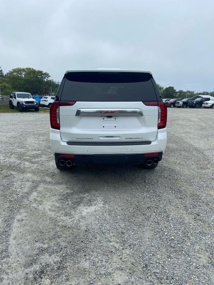 2022 GMC Yukon Denali Photo5