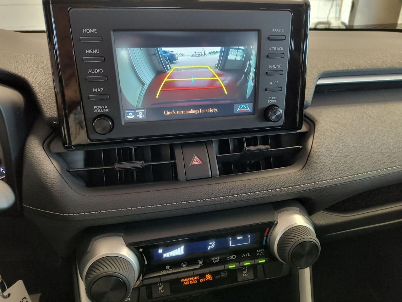 2020 Toyota RAV4 LE AWD Photo0