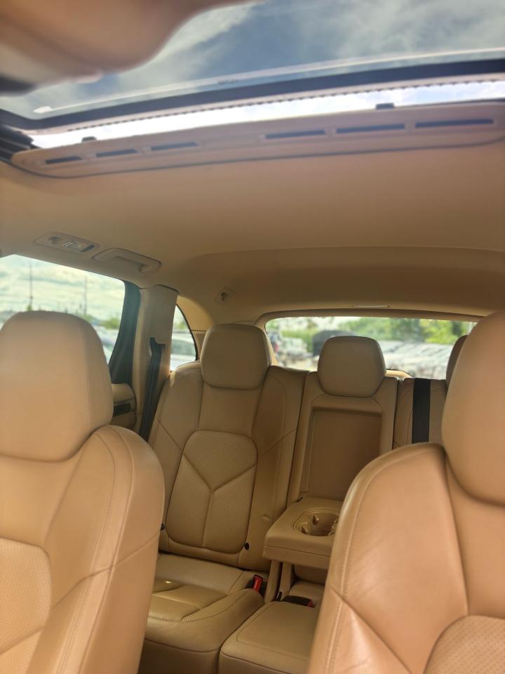 2011 Porsche Cayenne  - Photo #18