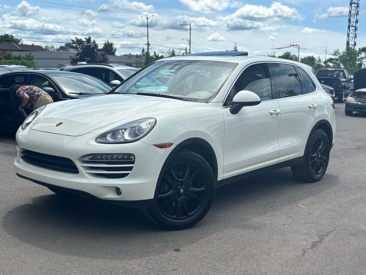 2011 Porsche Cayenne  - Photo #2