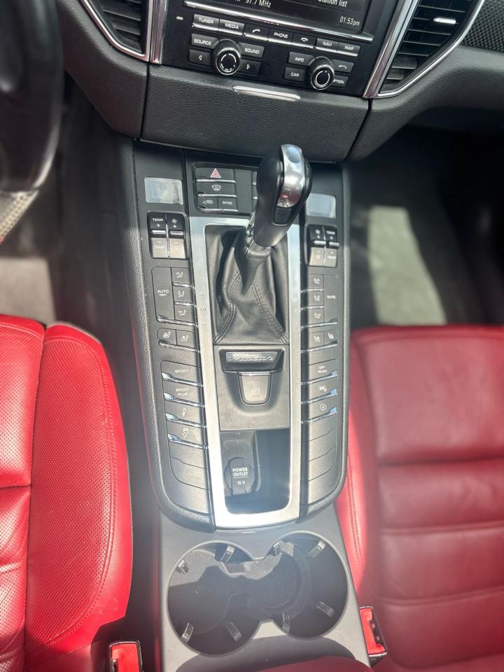 2015 Porsche Macan AWD 4dr Turbo - Photo #17