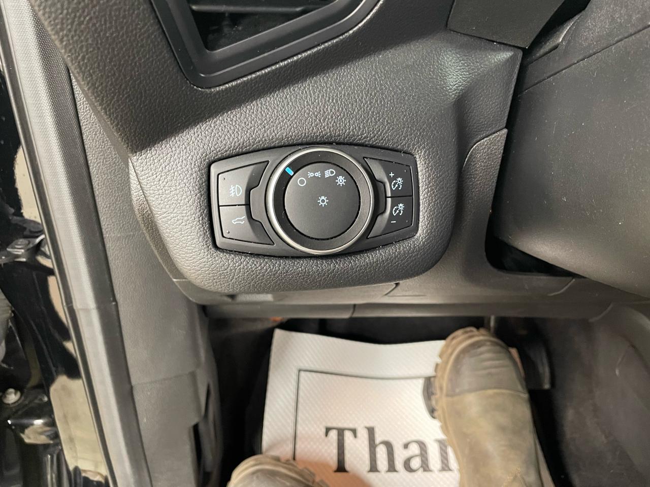 2018 Ford Escape SE FWD Photo34