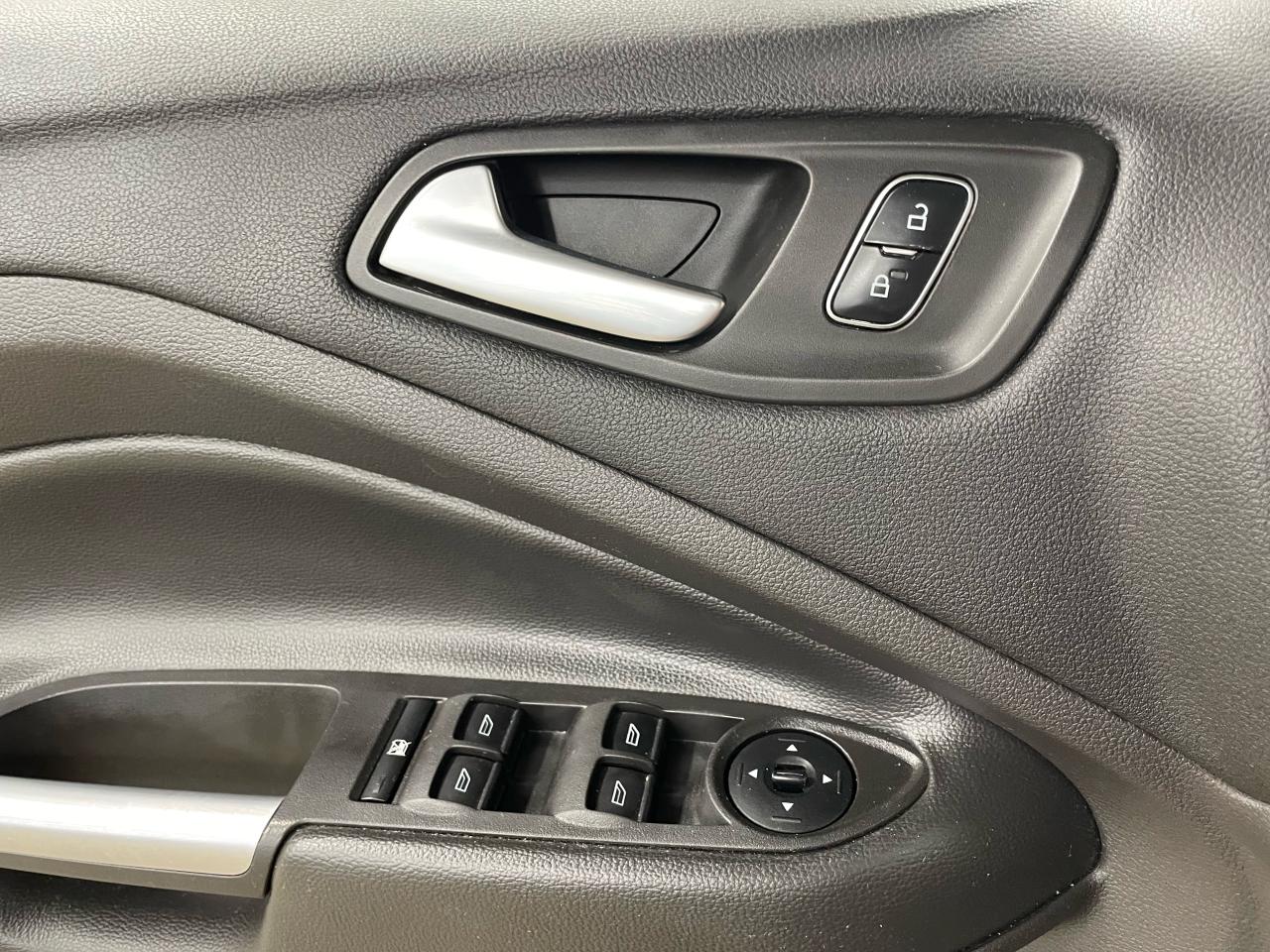 2018 Ford Escape SE FWD Photo15