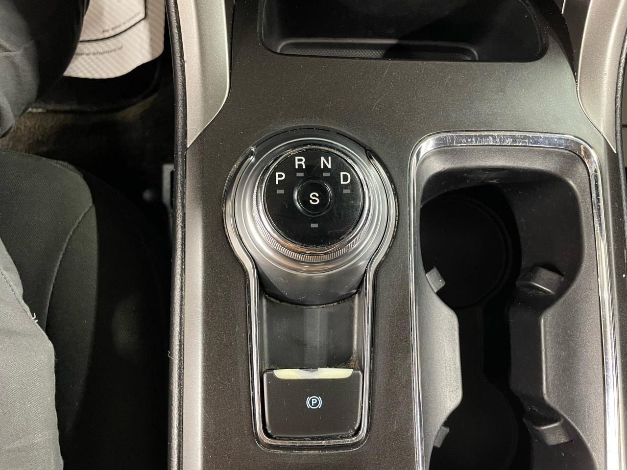 2018 Ford Fusion SE Photo18