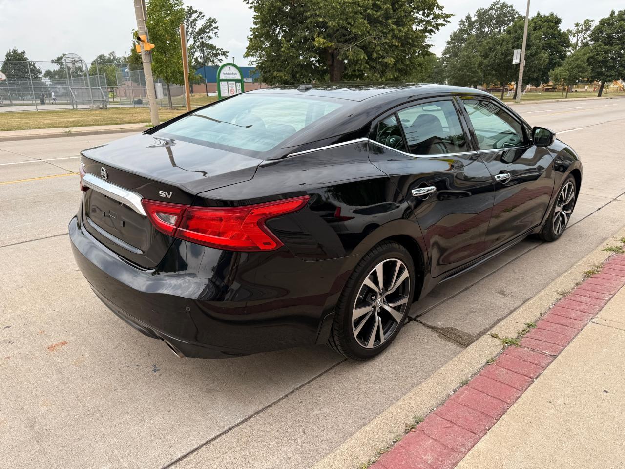 2016 Nissan Maxima SV - Photo #9