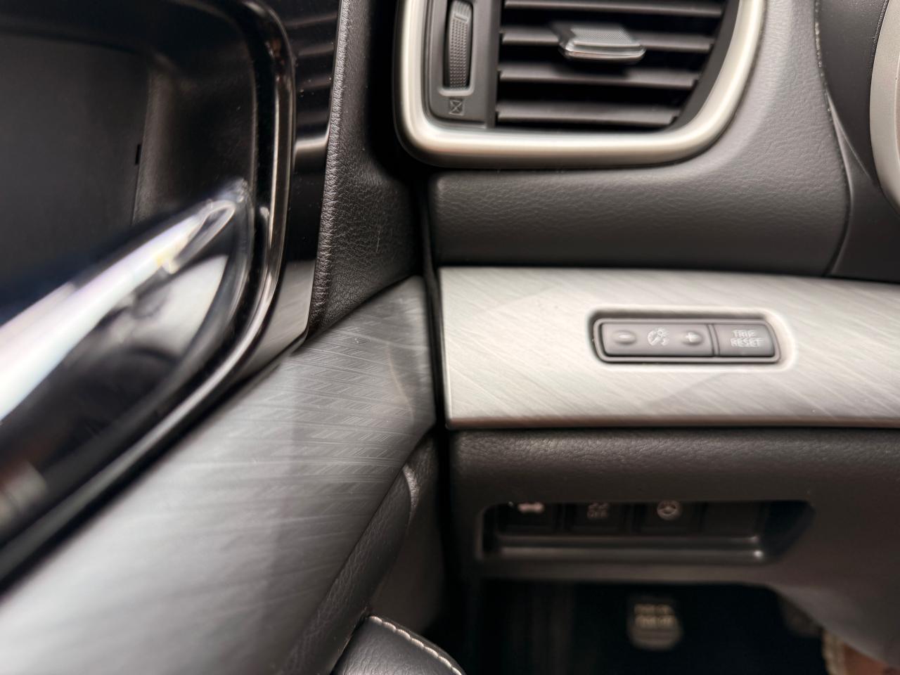 2016 Nissan Maxima SV - Photo #21