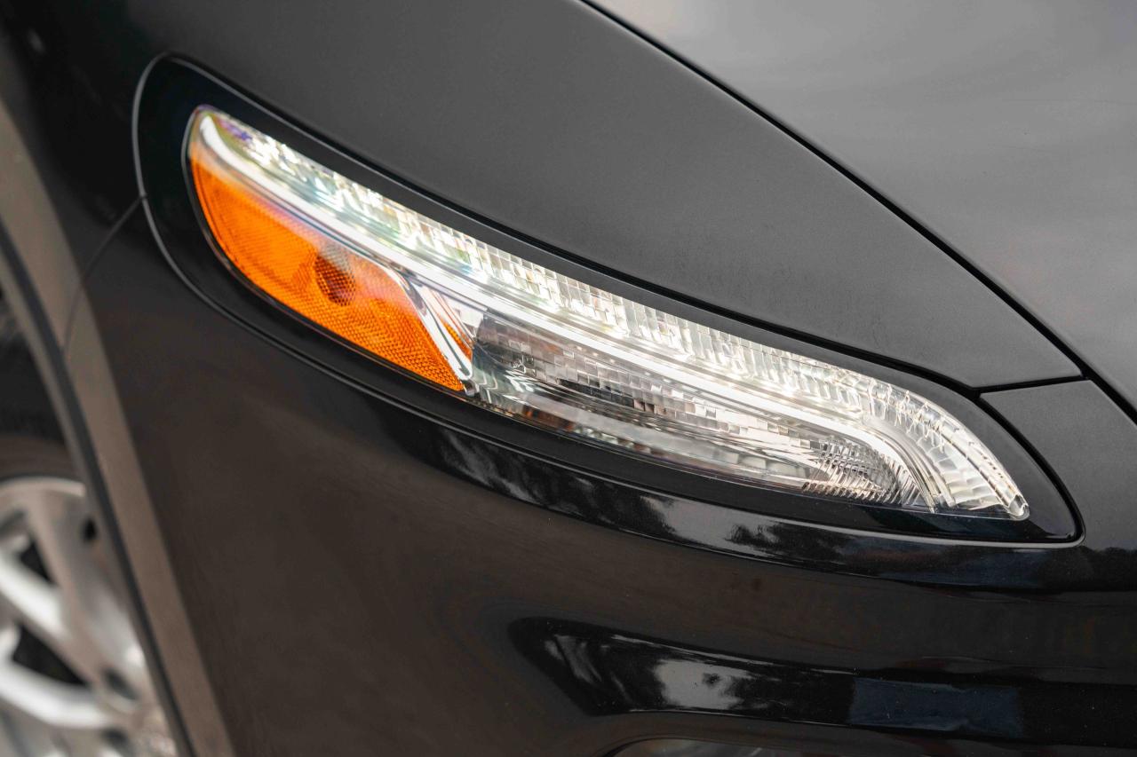 2015 Jeep Cherokee LATITUDE NORTH 4X4 - Photo #8