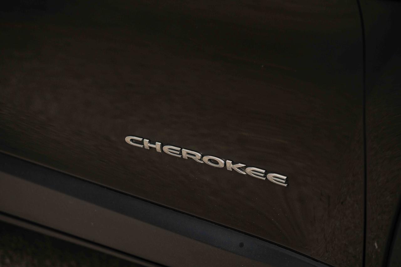 2015 Jeep Cherokee LATITUDE NORTH 4X4 - Photo #12