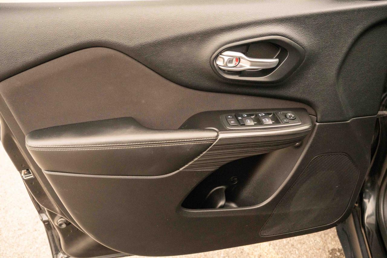 2015 Jeep Cherokee LATITUDE NORTH 4X4 - Photo #21