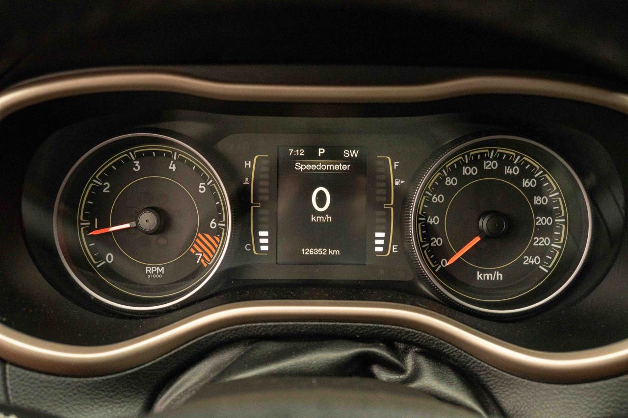 2015 Jeep Cherokee LATITUDE NORTH 4X4 - Photo #25
