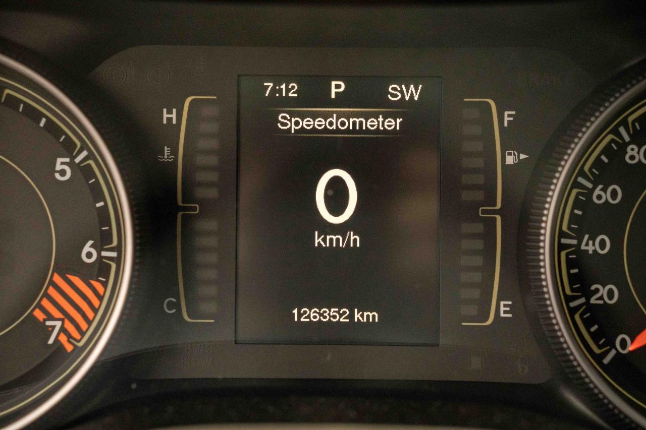 2015 Jeep Cherokee LATITUDE NORTH 4X4 - Photo #26