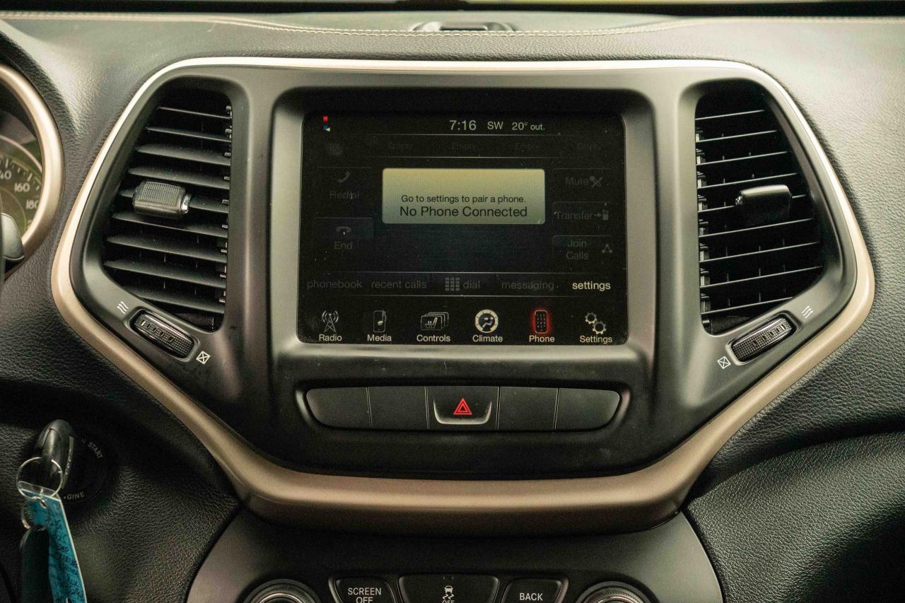 2015 Jeep Cherokee LATITUDE NORTH 4X4 - Photo #32