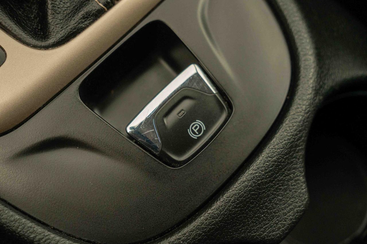 2015 Jeep Cherokee LATITUDE NORTH 4X4 - Photo #37