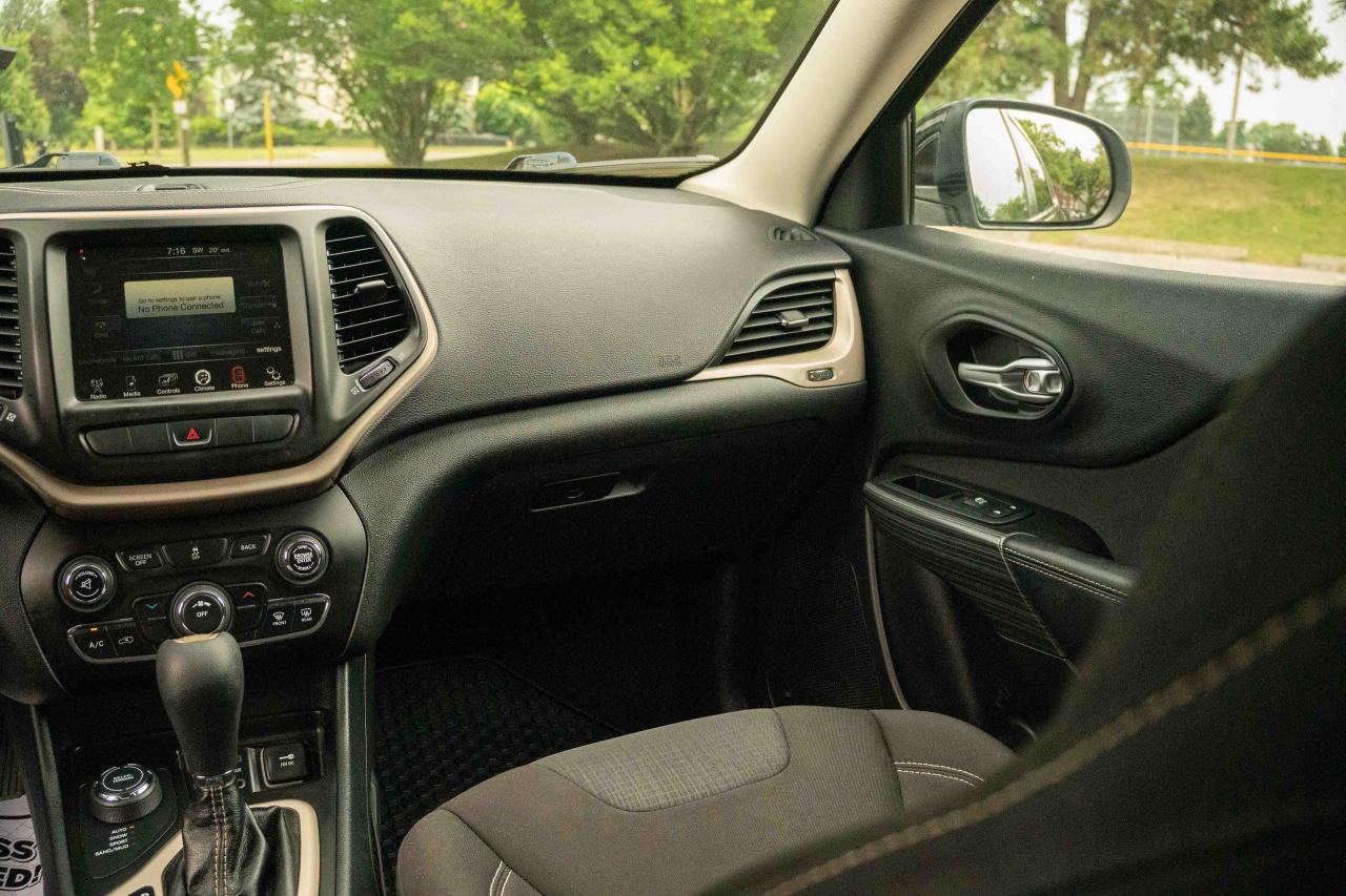2015 Jeep Cherokee LATITUDE NORTH 4X4 - Photo #41
