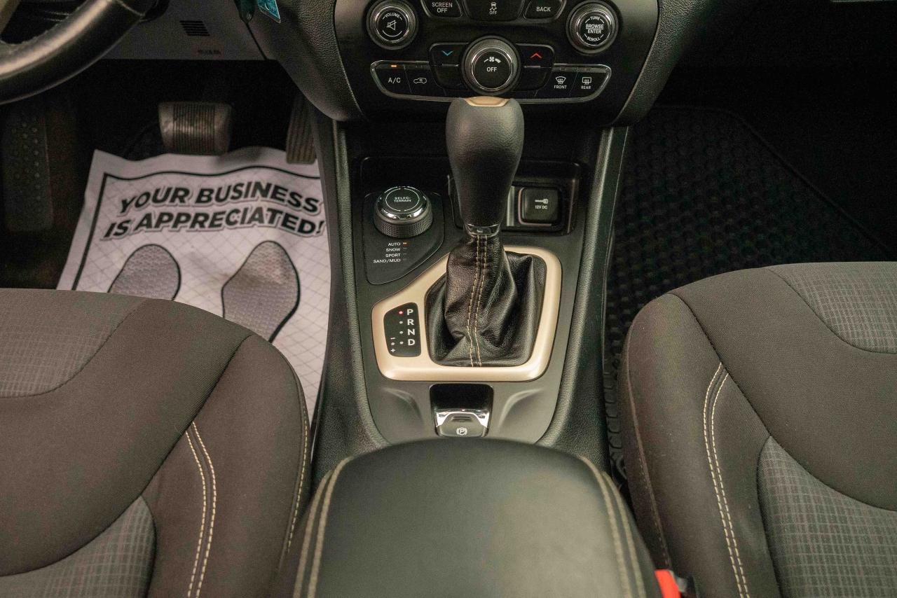 2015 Jeep Cherokee LATITUDE NORTH 4X4 - Photo #42