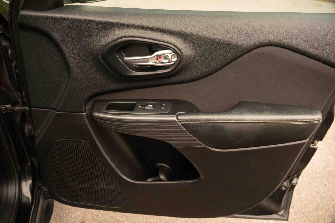 2015 Jeep Cherokee LATITUDE NORTH 4X4 - Photo #47
