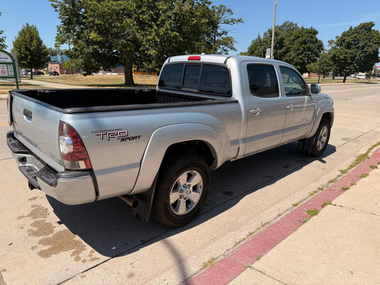2009 Toyota Tacoma 4WD Double LB V6 AT (Natl) - Photo #10