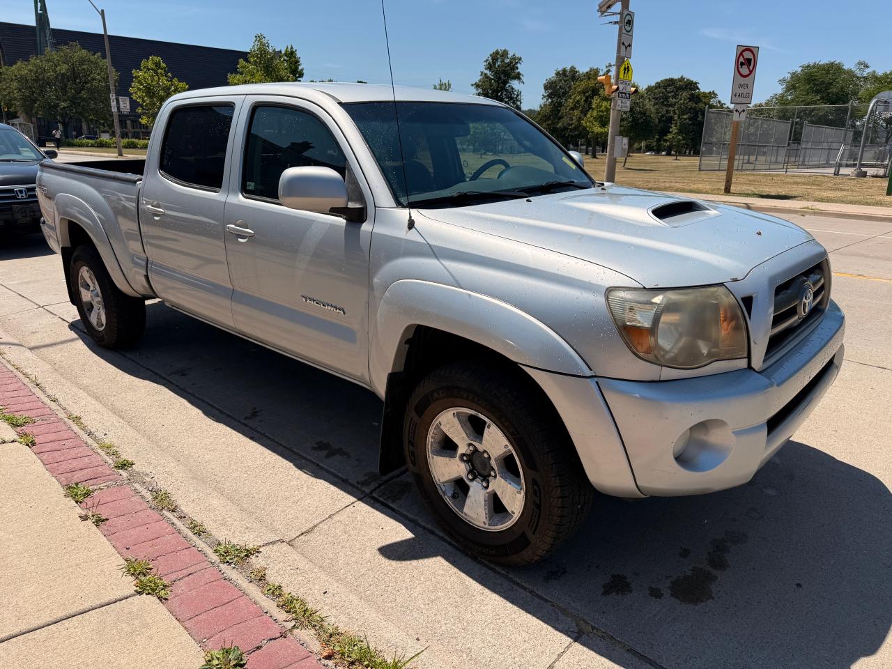 2009 Toyota Tacoma 4WD Double LB V6 AT (Natl) - Photo #6