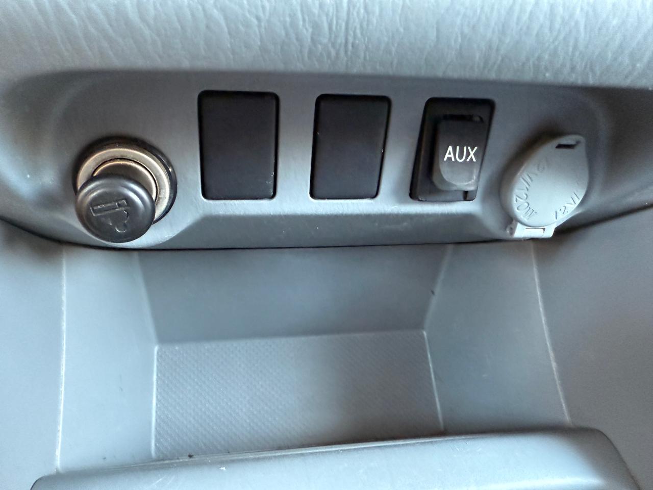2009 Toyota Tacoma 4WD Double LB V6 AT (Natl) - Photo #29