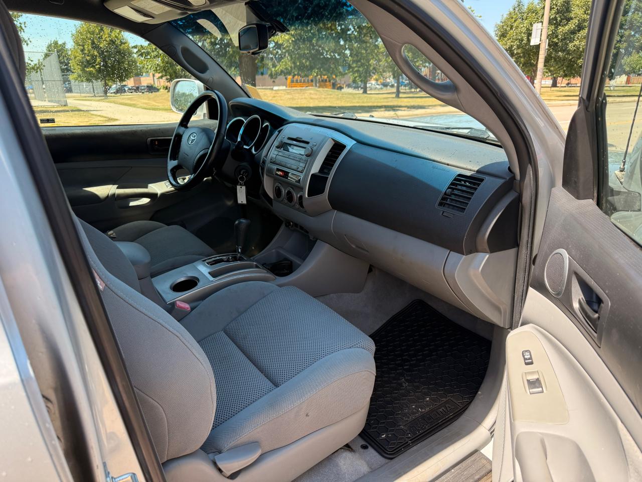 2009 Toyota Tacoma 4WD Double LB V6 AT (Natl) - Photo #22