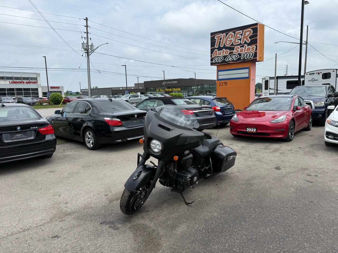 Used 2019 Indian Chief  CHIEFTAIN DARK HORSE, LOADED, LIGHT DAMAGE, AS IS for sale in London, ON