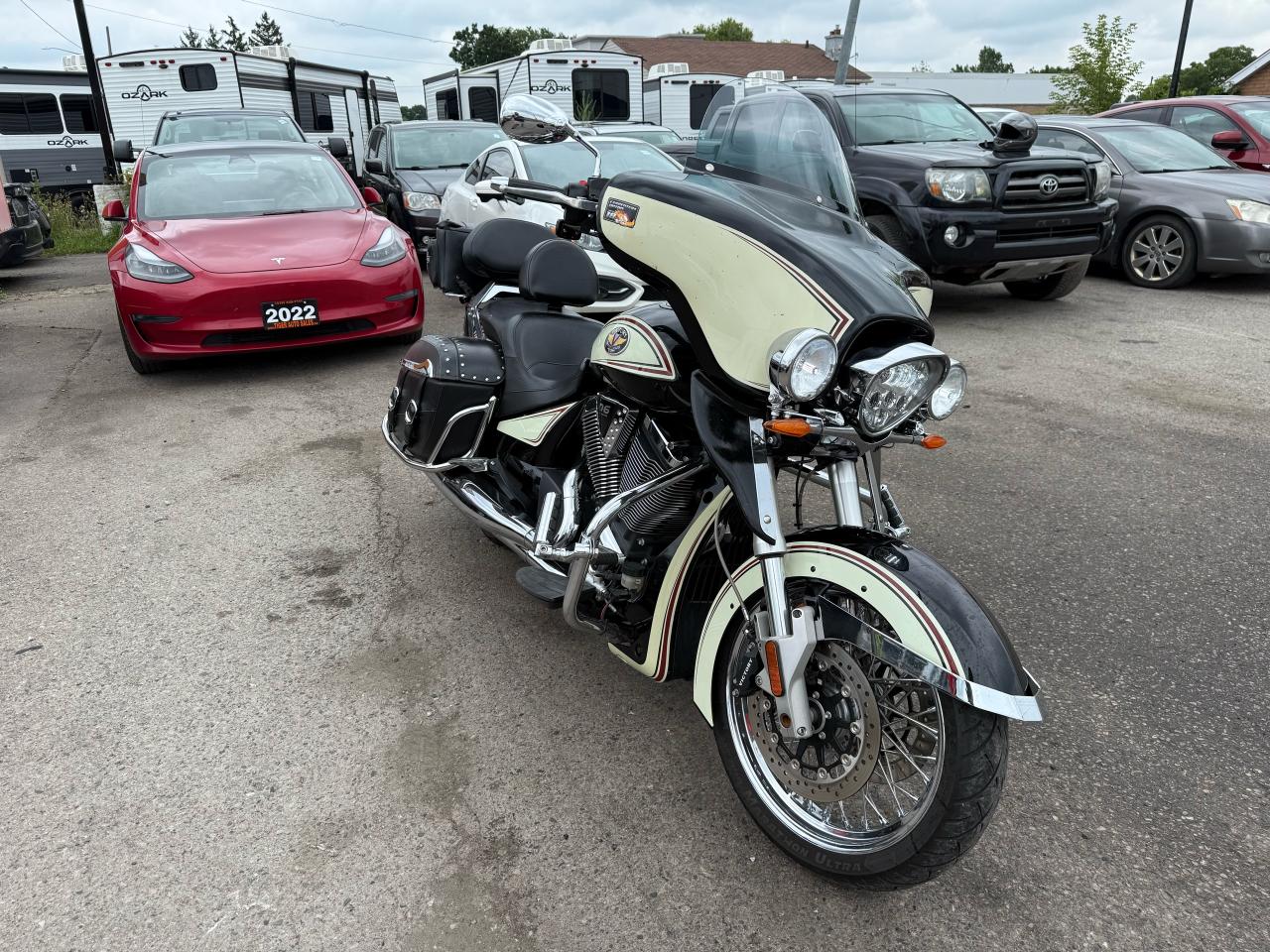 2012 Victory Cross Country  WELL MAINTAINED, TUNED - Photo #7