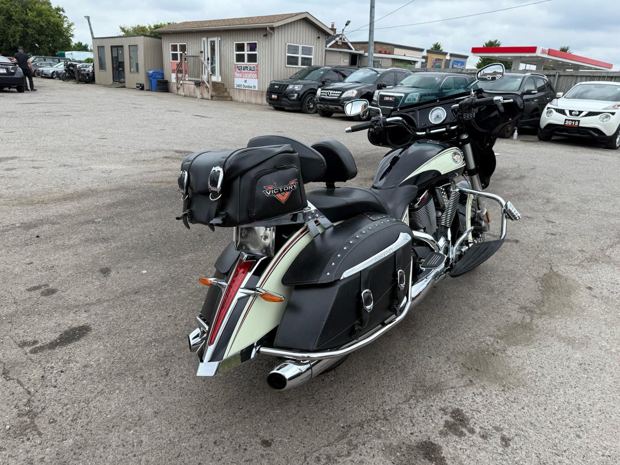 2012 Victory Cross Country  WELL MAINTAINED, TUNED - Photo #5