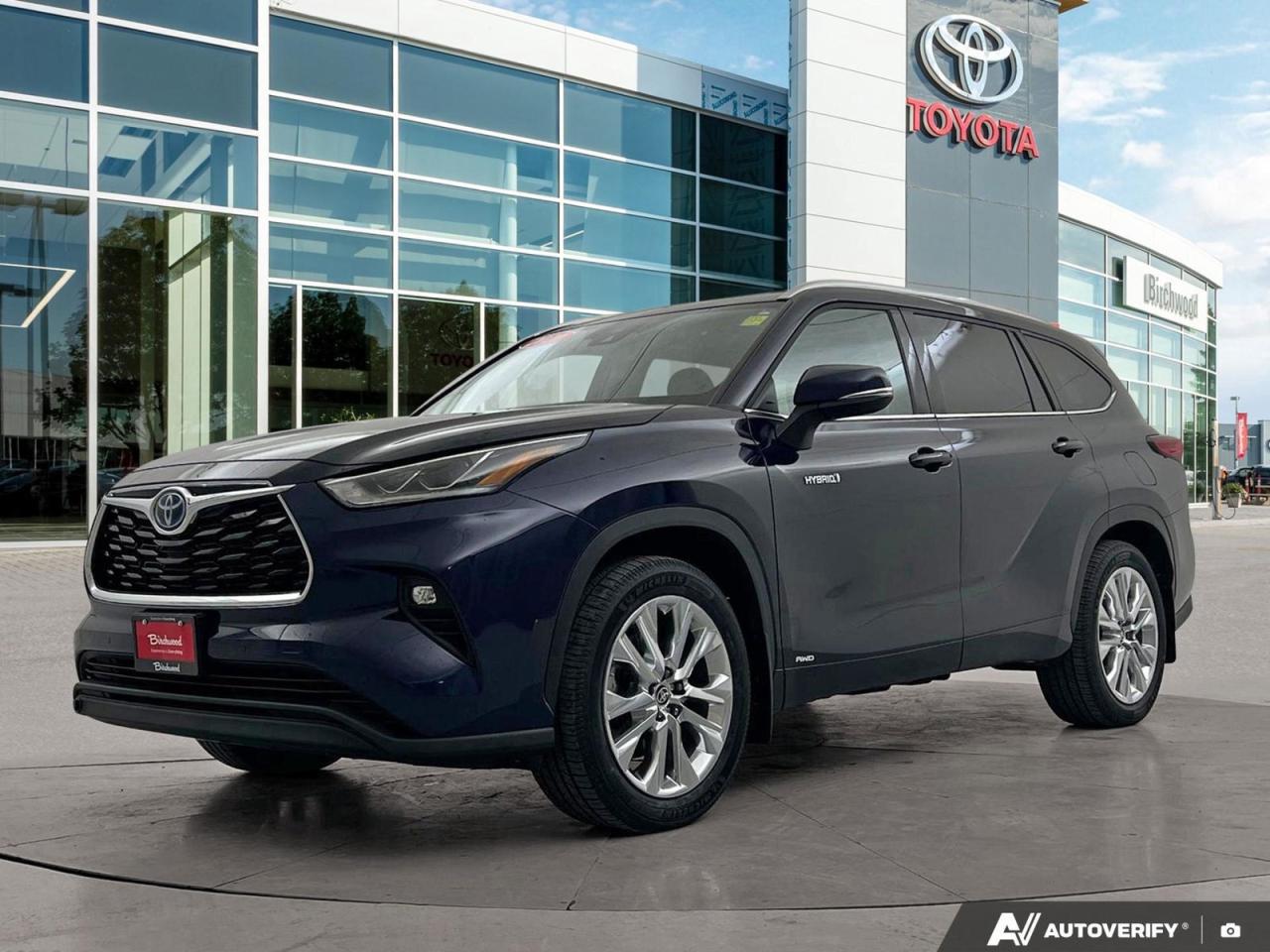 Used 2021 Toyota Highlander Hybrid Limited | CPO | Local | Panoramic Moonroof | for sale in Winnipeg, MB