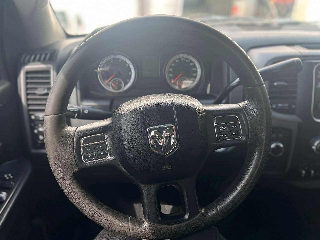 2016 RAM 1500 Tradesman CREW CAB 4WD Photo