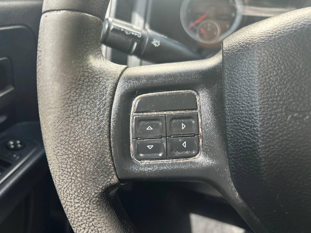 2016 RAM 1500 Tradesman CREW CAB 4WD Photo