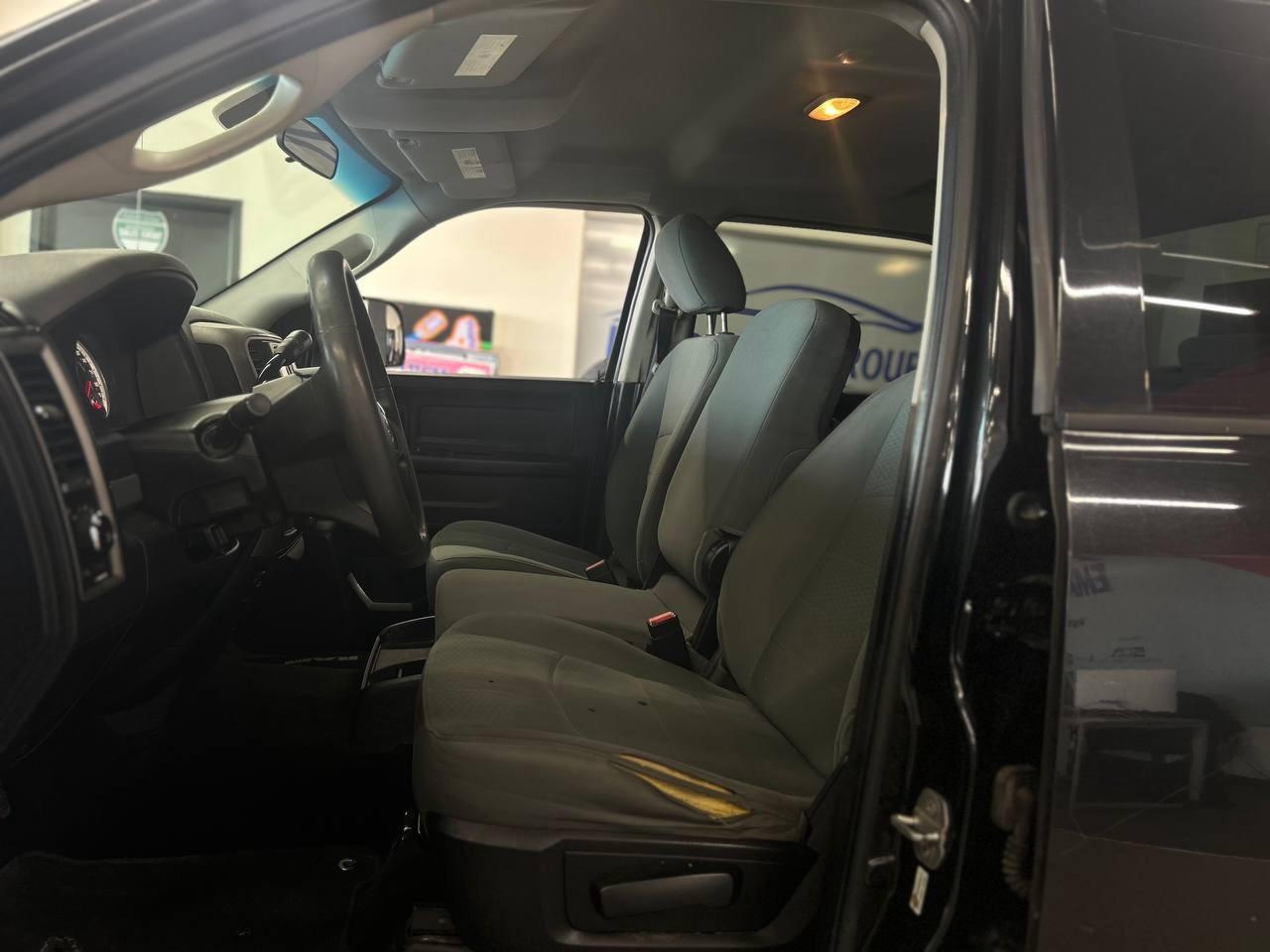 2016 RAM 1500 Tradesman CREW CAB 4WD Photo