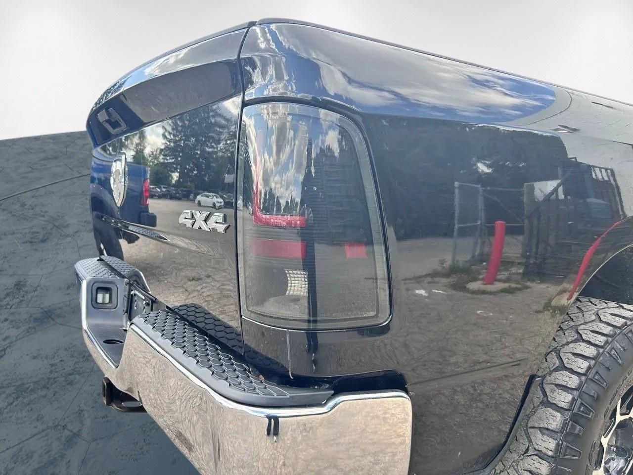 2016 RAM 1500 Tradesman CREW CAB 4WD Photo