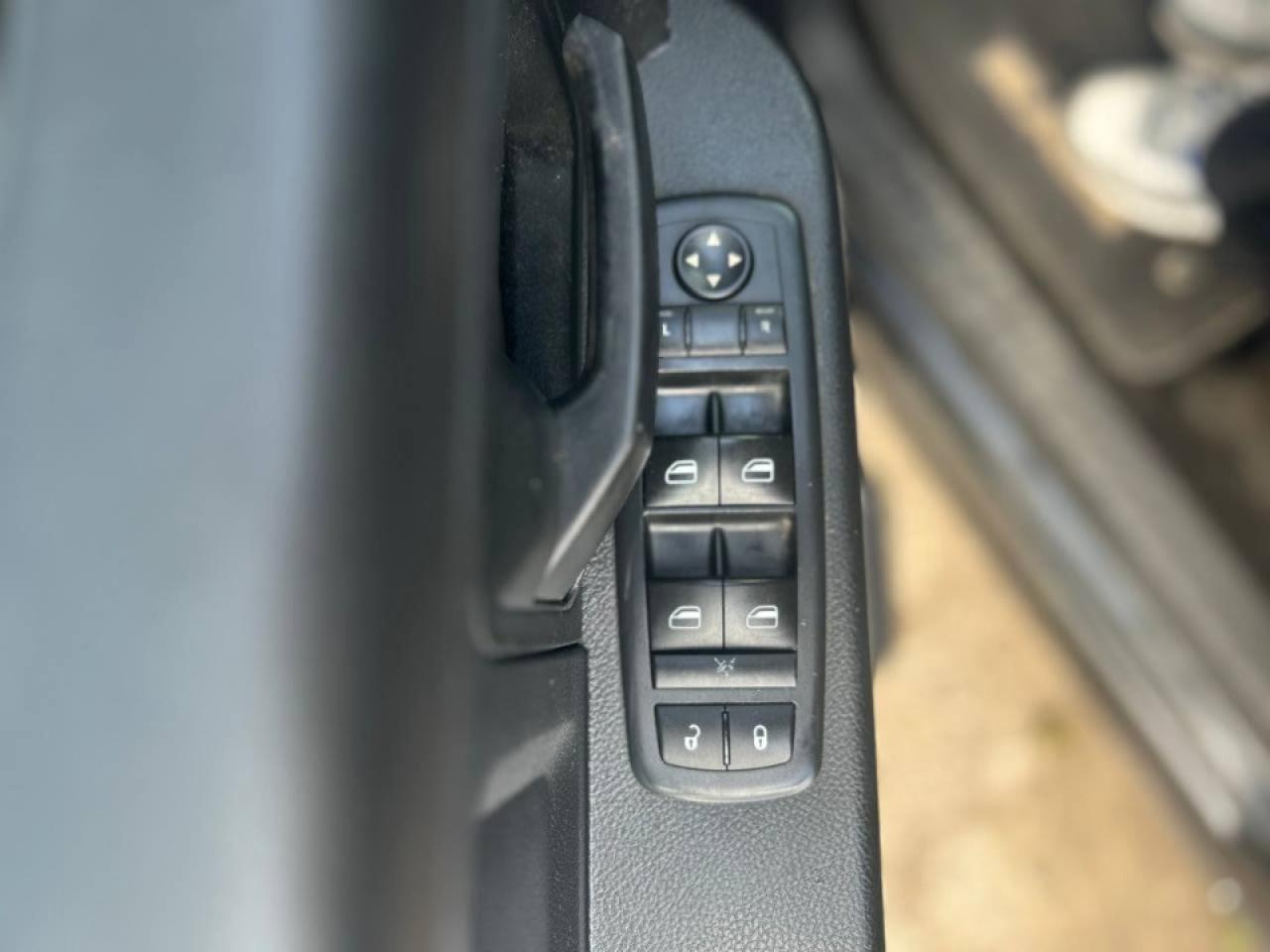 2016 RAM 1500 Tradesman CREW CAB 4WD Photo