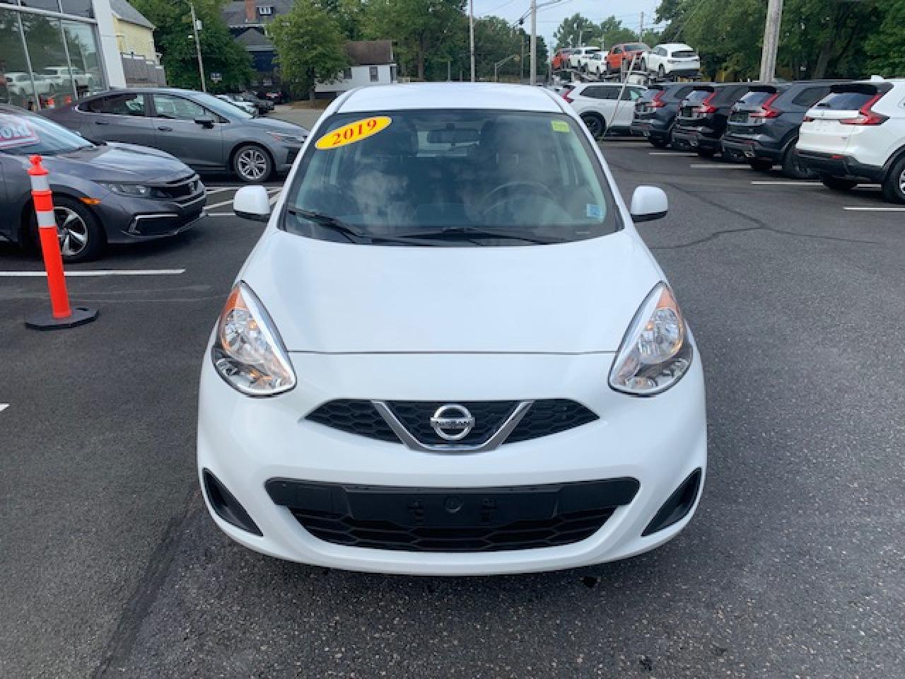 2019 Nissan Micra SV Photo2