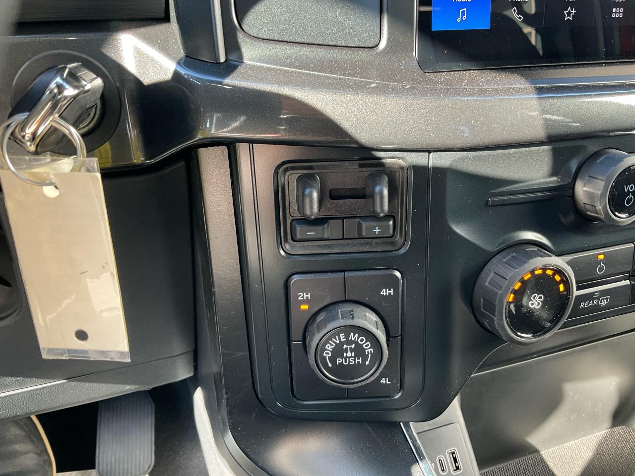 2025 Ford F-150 STX Photo5