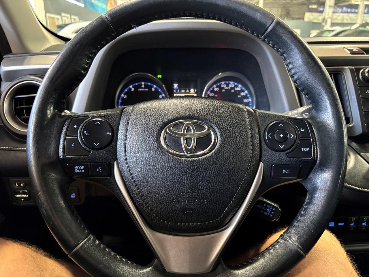 2018 Toyota RAV4 XLE AWD|SUNROOF|ALLOYS|HEATEDSEATS|HEATEDWHEEL|+++ - Photo #14