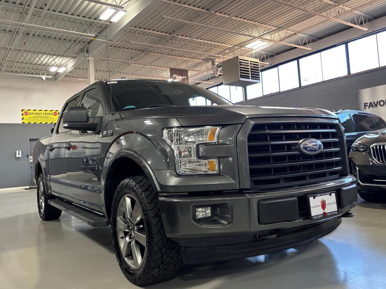 2017 Ford F-150 XLT 4WD|SUPERCREW|NAV|HEATEDSEATS|BACKUPCAMERA|+++ - Photo #2