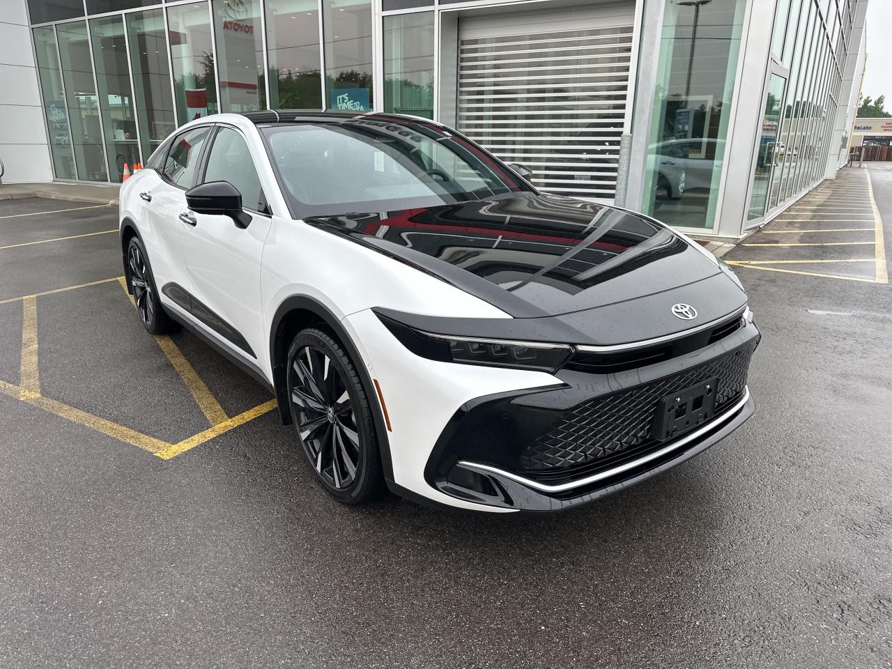 2025 Toyota Crown Platinum Photo