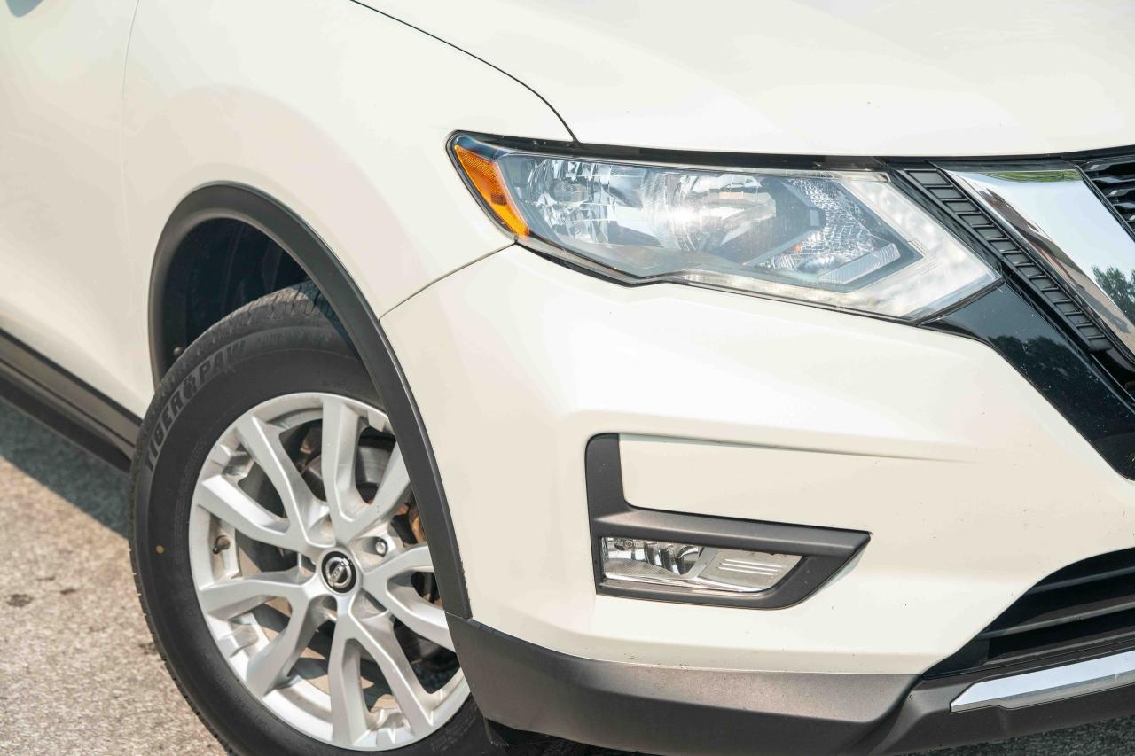 2017 Nissan Rogue SV - Photo #8